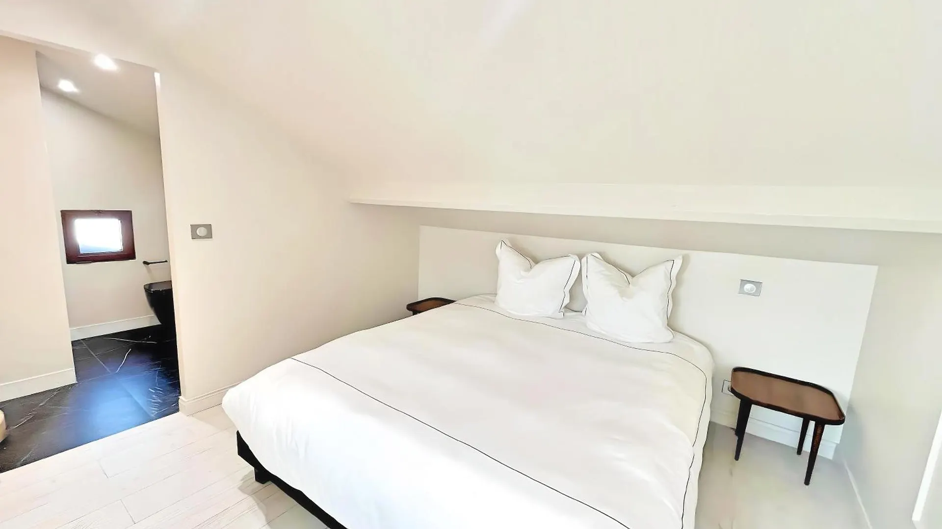 Villa Marsa - Cannes - On Beach