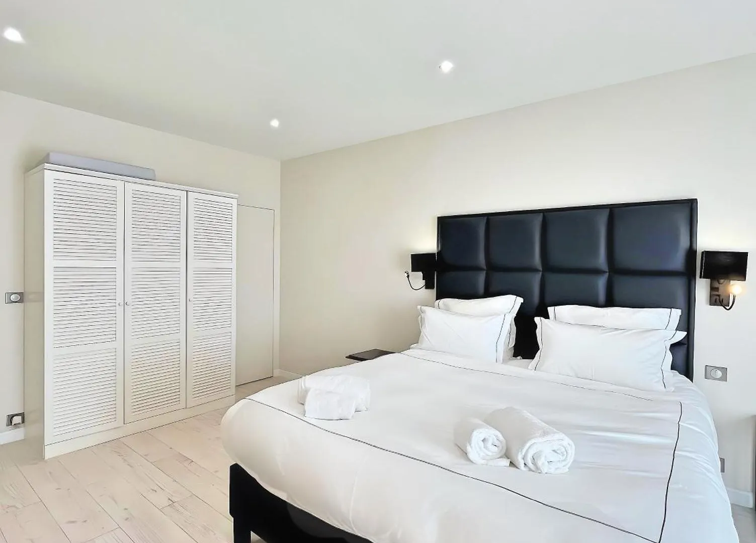 Villa Marsa - Cannes - On Beach